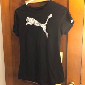 Puma fitted tshirt size med